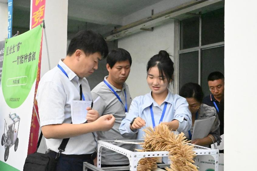 我校学生在山东省大AG九游会学生机电产品创新设计竞赛中获得佳绩(图2)