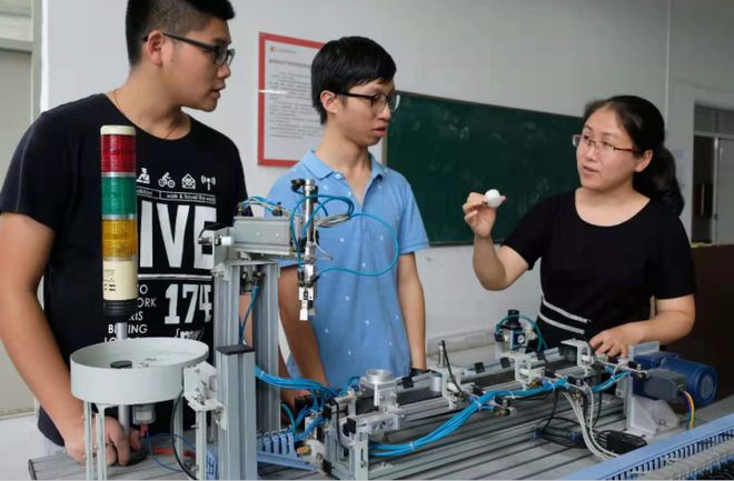 AG九游会广州南洋理工职业学院：电气自动化就是这么溜(图2)