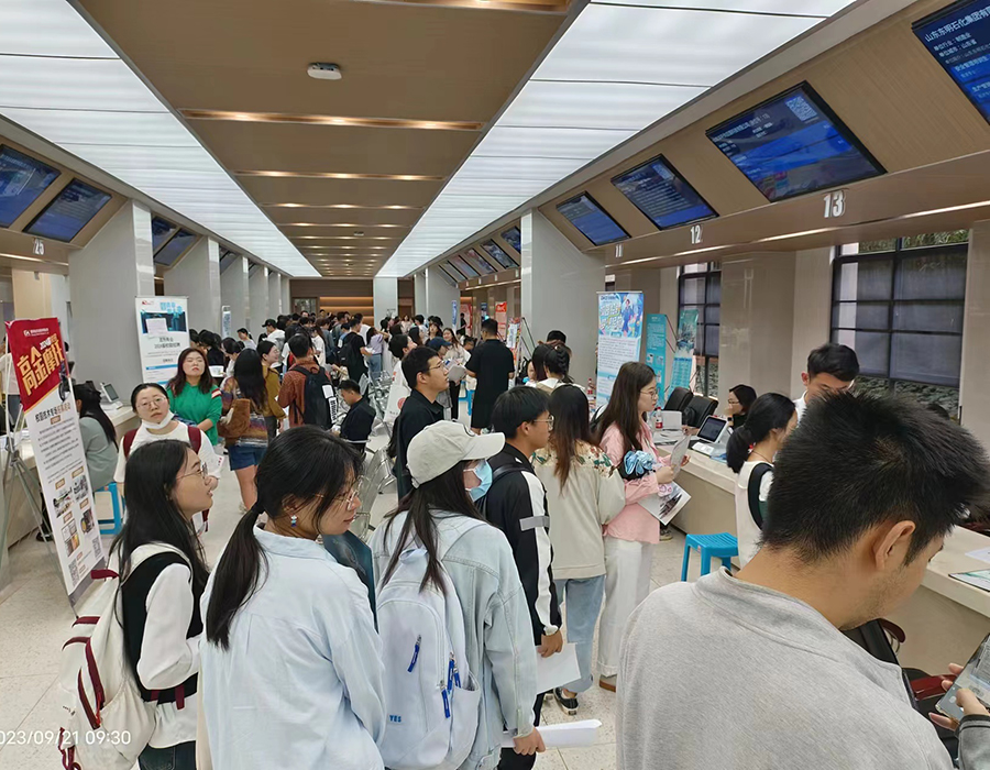 AG九游会云南高校启动2024届毕业生校园招聘系列活动_新华网(图1)